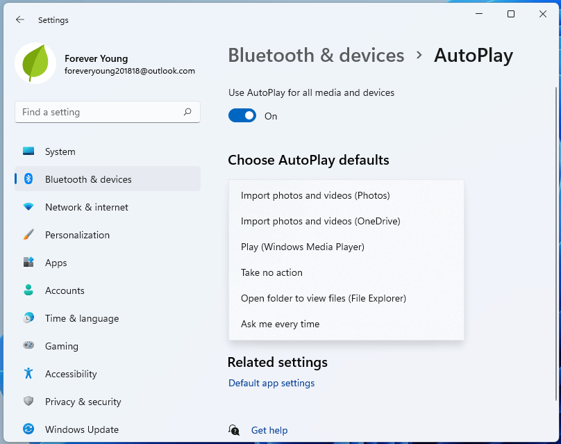 enable AutoPlay on Windows 11